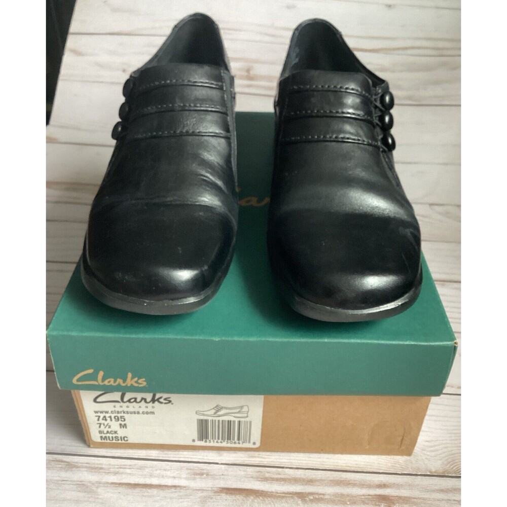 Clarks Music Women’s Black Mules Clogs Shoes 3 Button Detail On Top Size 7.5 - Picture 7 of 7